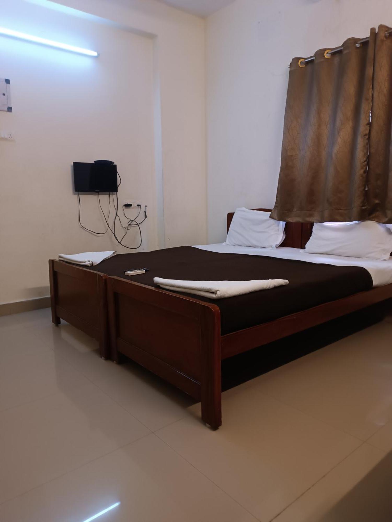 Sk Galaxy Hotel 2*